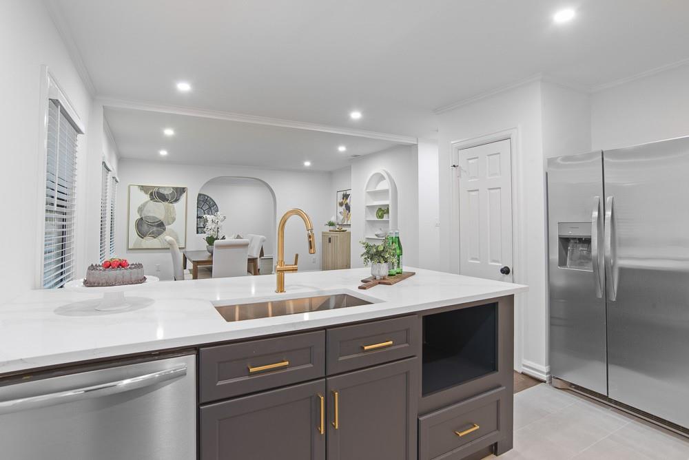 CEDAR CREST - Residential