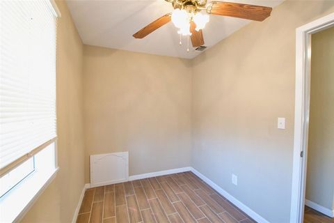 Tiny photo for 717 N 4th Avenue, Teague, TX 75860 (MLS # 21194501)