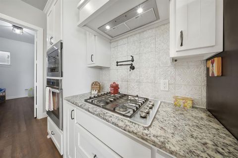 Tiny photo for 3050 County Road 178, Gainesville, TX 76240 (MLS # 21210219)