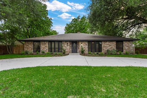 Photo of 1109 Linda Lane, Plano, TX 75075 (MLS # 21257111)