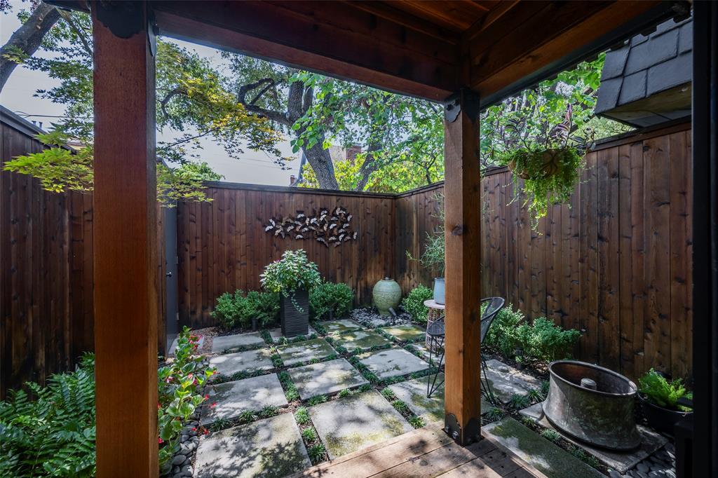 3631 Hawthorne Avenue