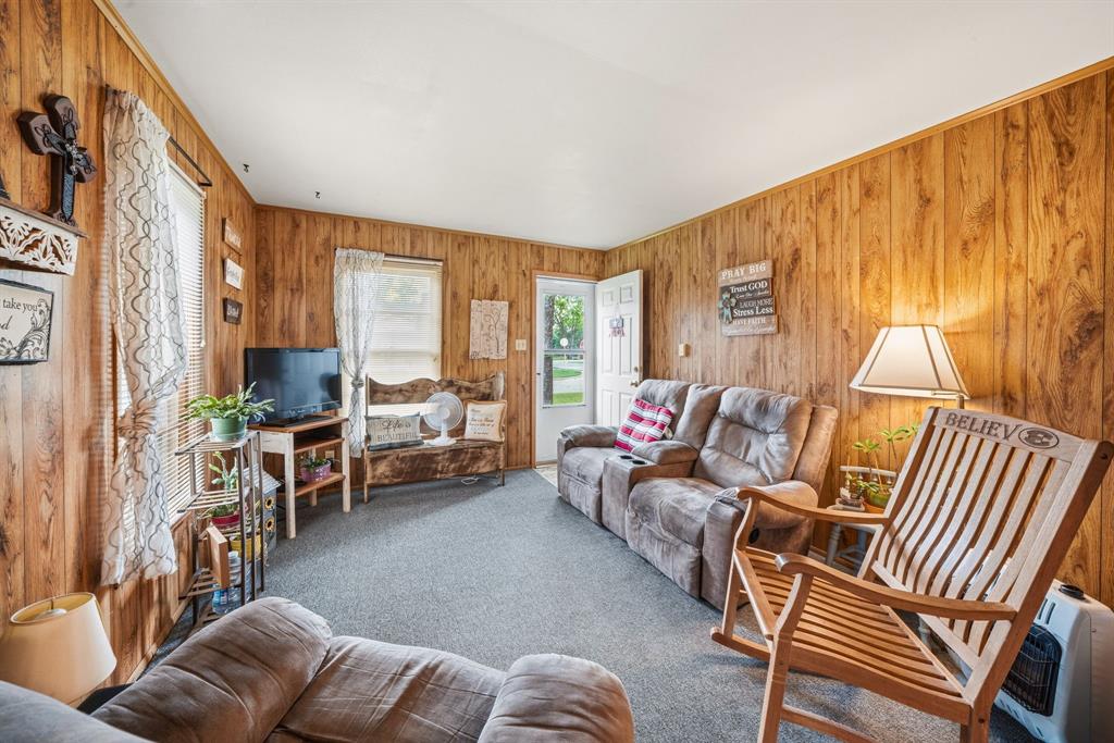 EDGEWOOD ENNIS - Residential