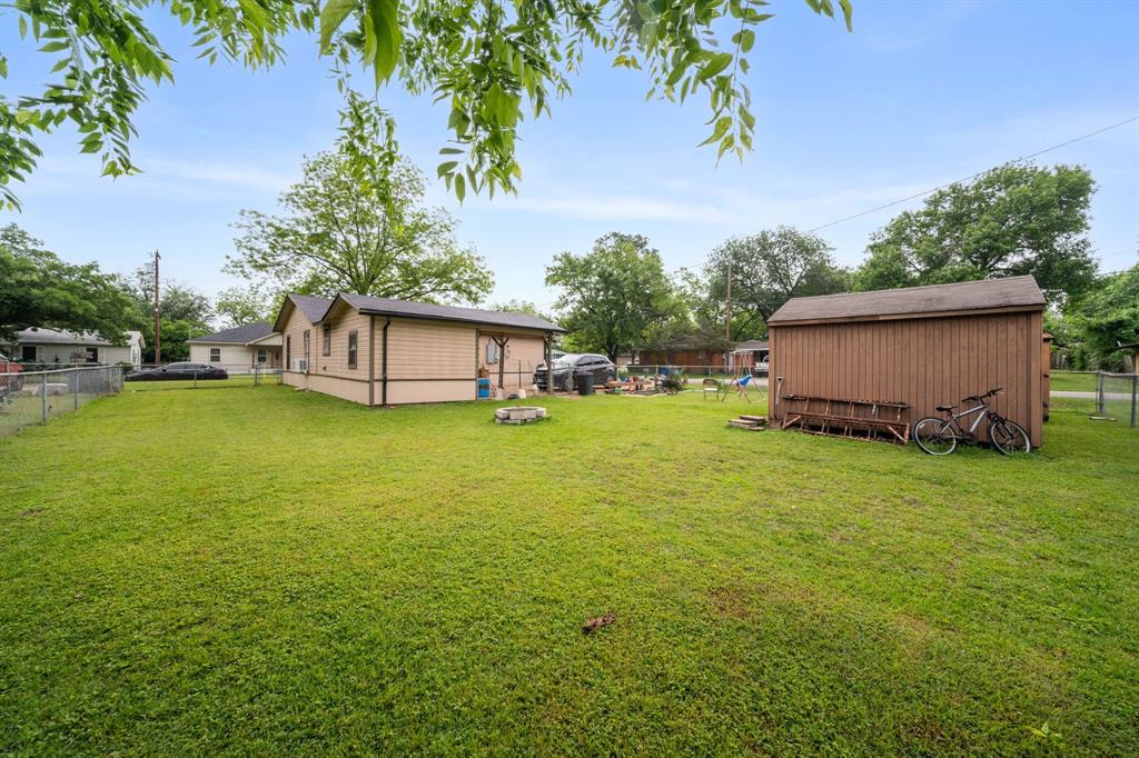 EDGEWOOD ENNIS - Residential