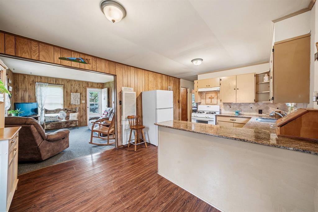 EDGEWOOD ENNIS - Residential
