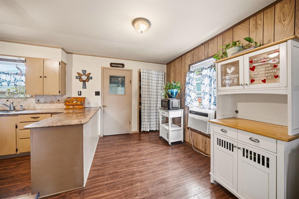 EDGEWOOD ENNIS - Residential