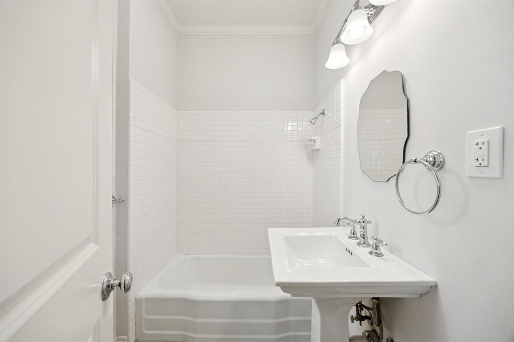 PRESTON PLACE 1 - Residential