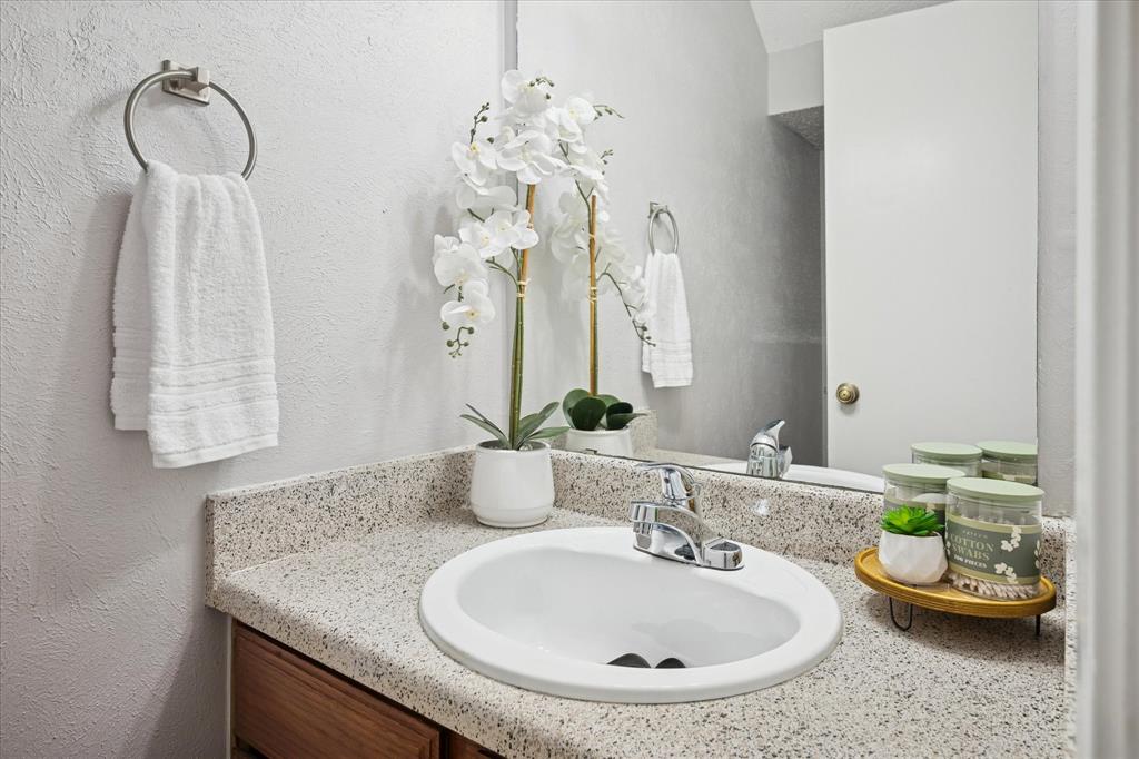 Creekbend Twnhms - Residential