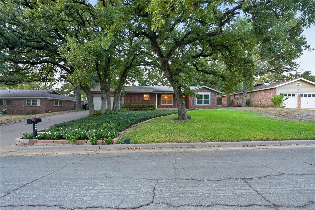 844 Woodcrest Drive