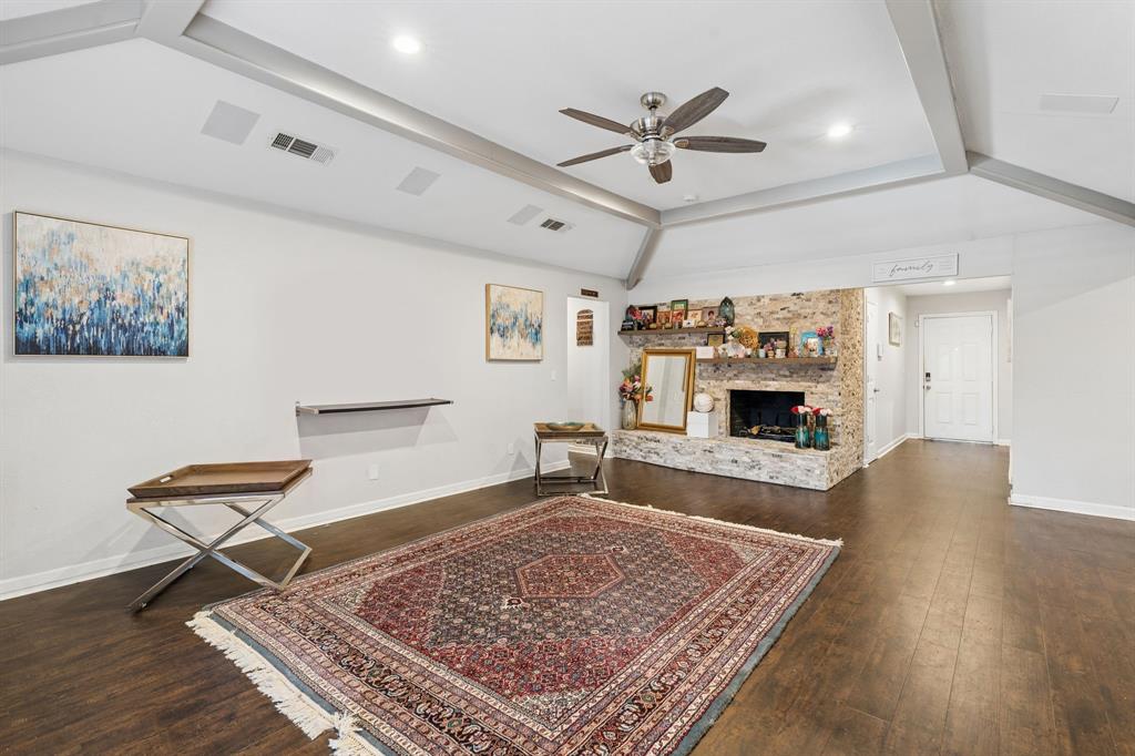 2416 Peachtree Lane