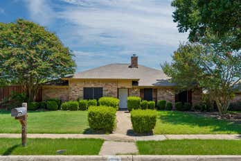 Single Family Residence at 2416 Peachtree Lane