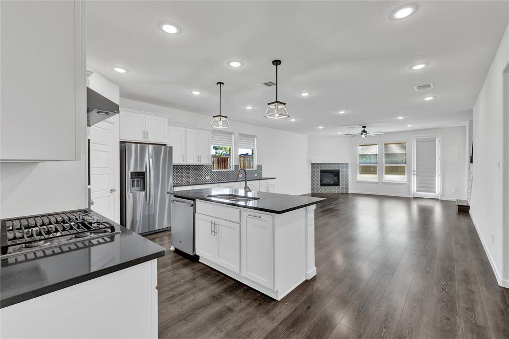 3904 Starlight Creek Drive