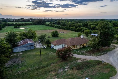 213 County Road 4725 Leonard TX 75452