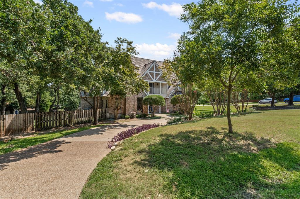 1349 Lakeview Drive