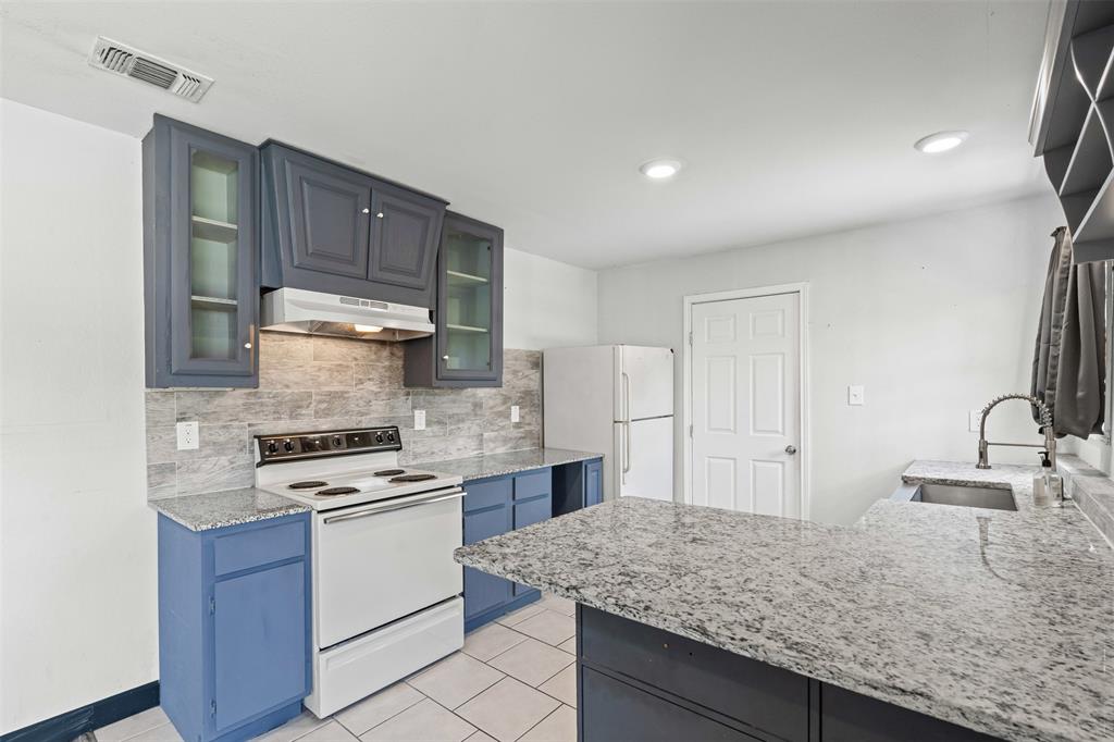 Fort Worth, Texas 76104, United States, 2 Bedrooms Bedrooms, ,1 BathroomBathrooms,Residential,Active,158571