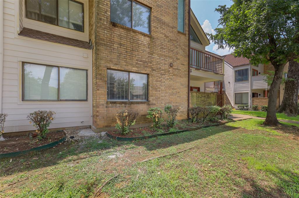 Arlington Oaks Condo - Residential
