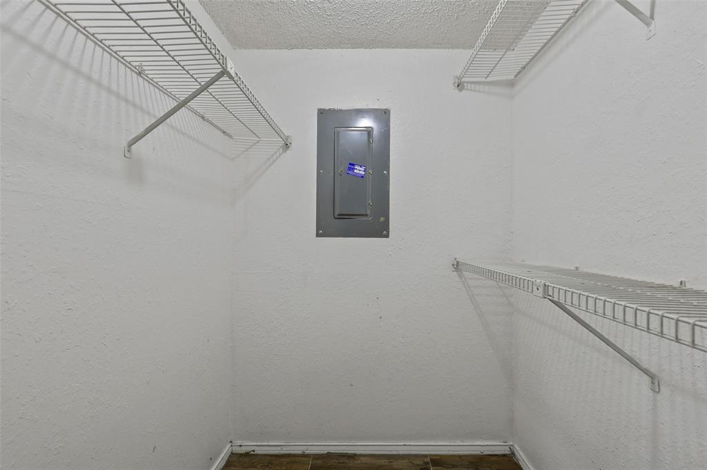 Arlington Oaks Condo - Residential