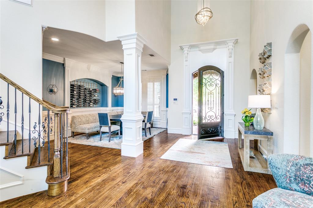 7105 Peters Path