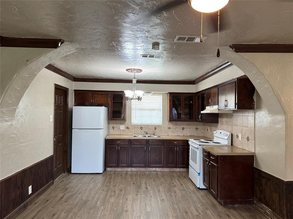 1405 Barbara Street