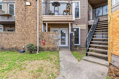 Photo of 9809 Walnut Street #E-107, Dallas, TX 75243 (MLS # 21176119)