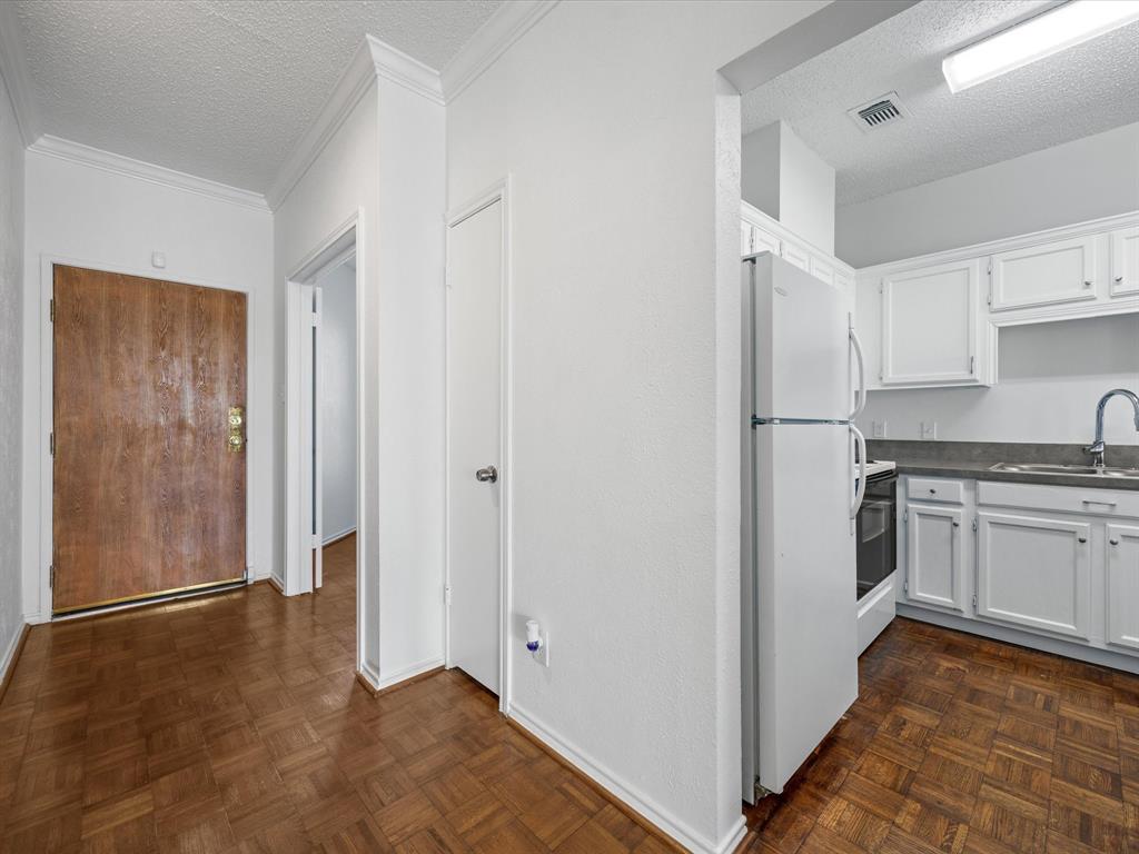 5310 Keller Spgs - Residential Lease