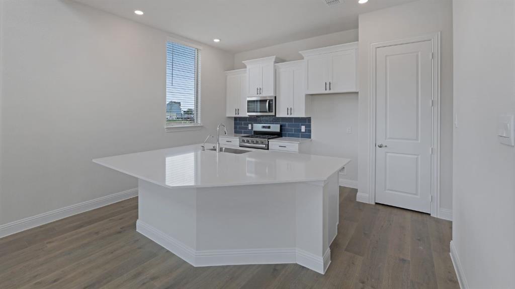 1554 Lake District Dr