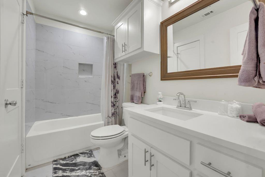 REGENCY PARK #02 - Residential