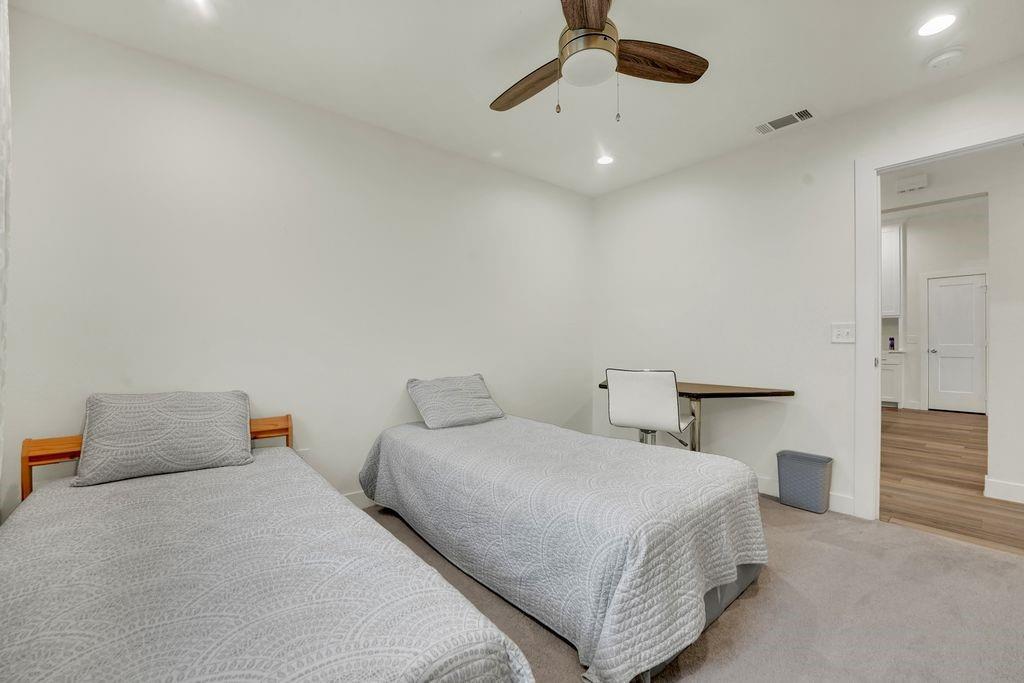 REGENCY PARK #02 - Residential