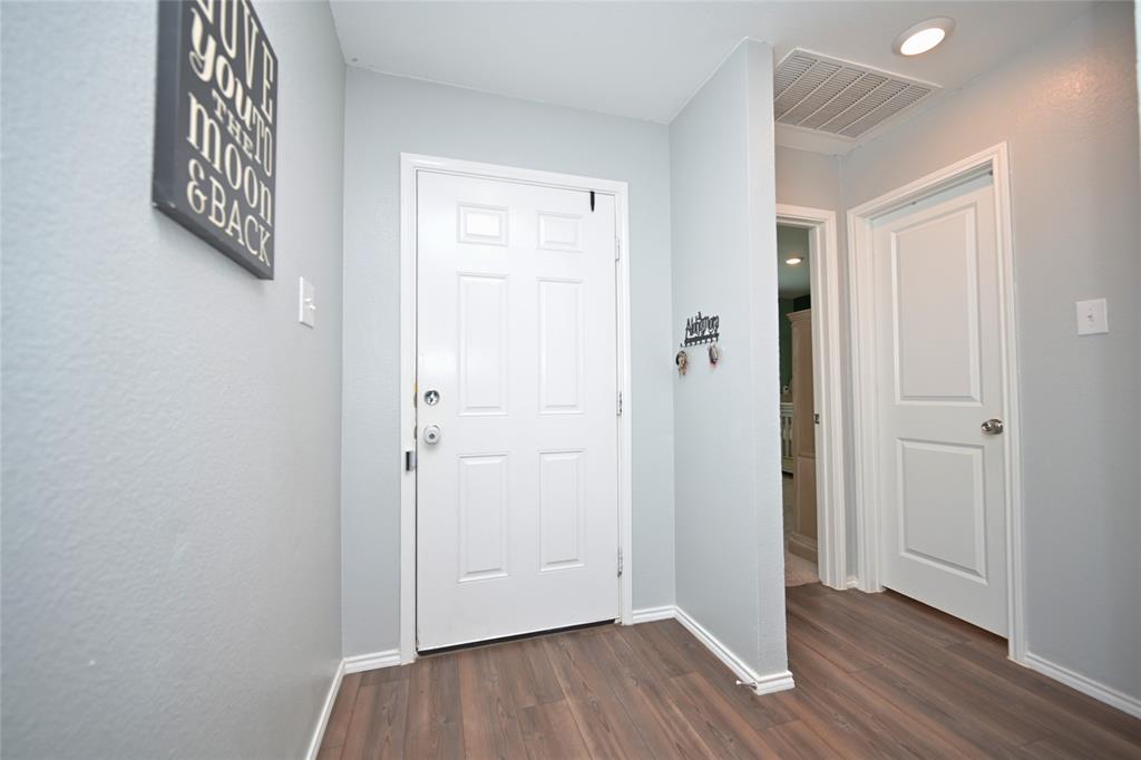 2104 Mackinac Lane