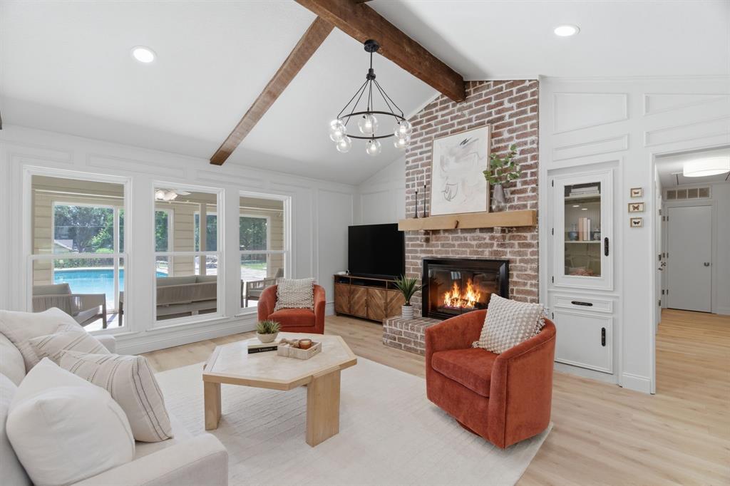 835 Cross Timbers Drive