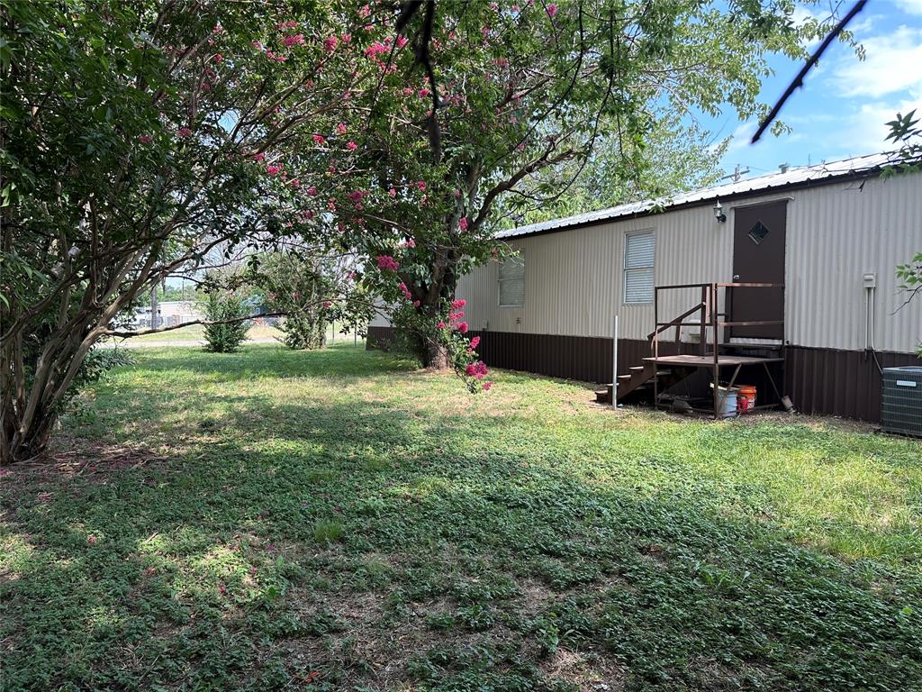 Photo 6 of 30 of 429 Skylark Drive mobile home