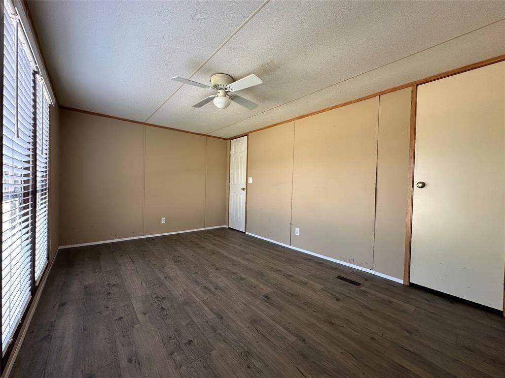 Photo 15 of 30 of 429 Skylark Drive mobile home