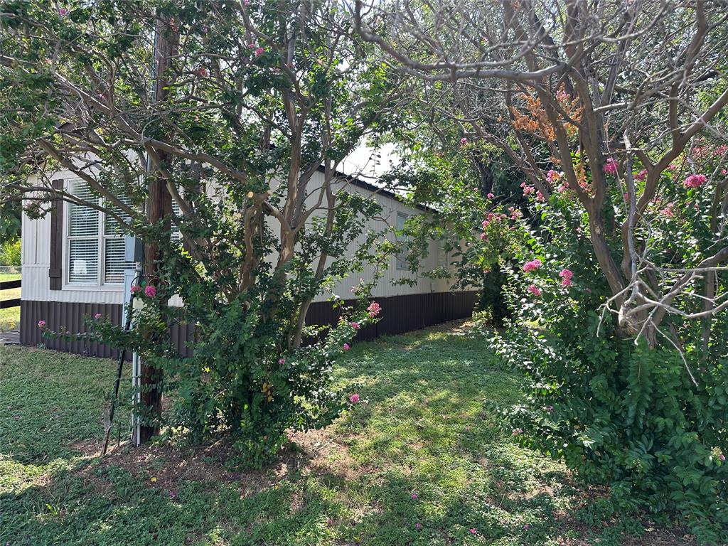 Photo 24 of 30 of 429 Skylark Drive mobile home