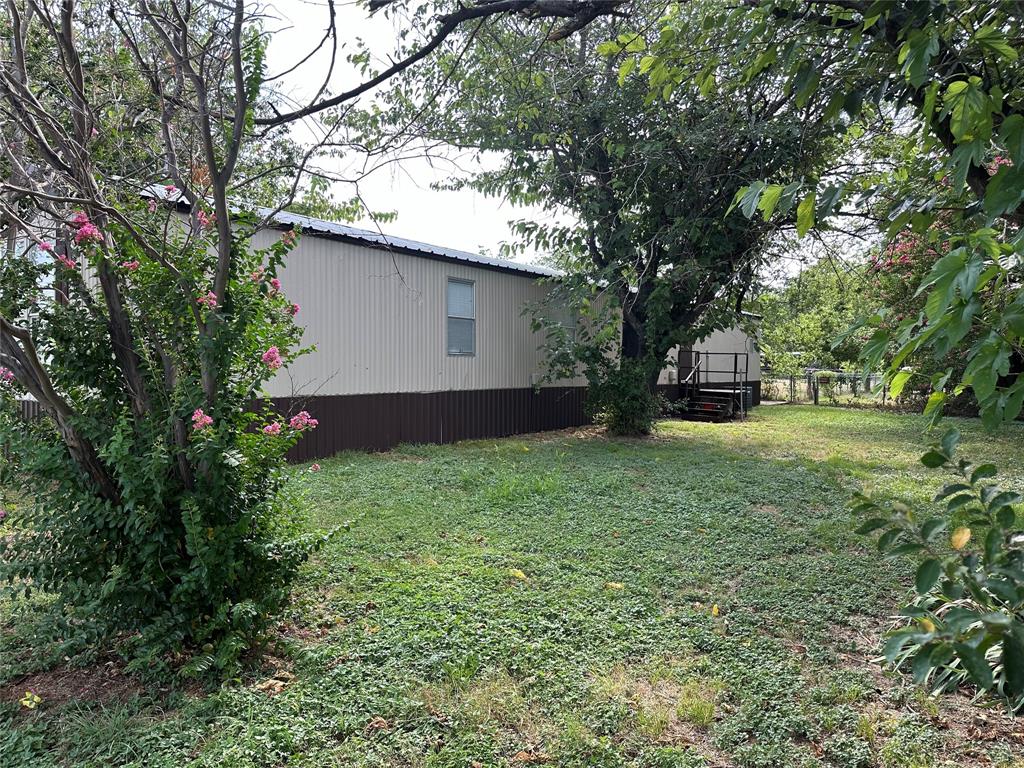 Photo 5 of 30 of 429 Skylark Drive mobile home