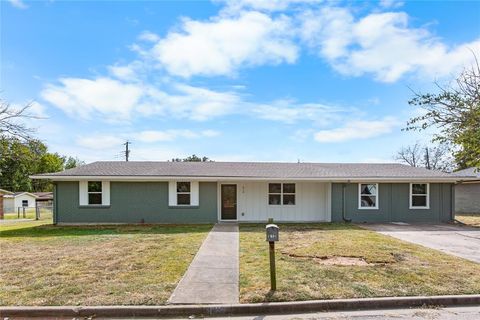 810 W Denison Drive Robinson TX 76706