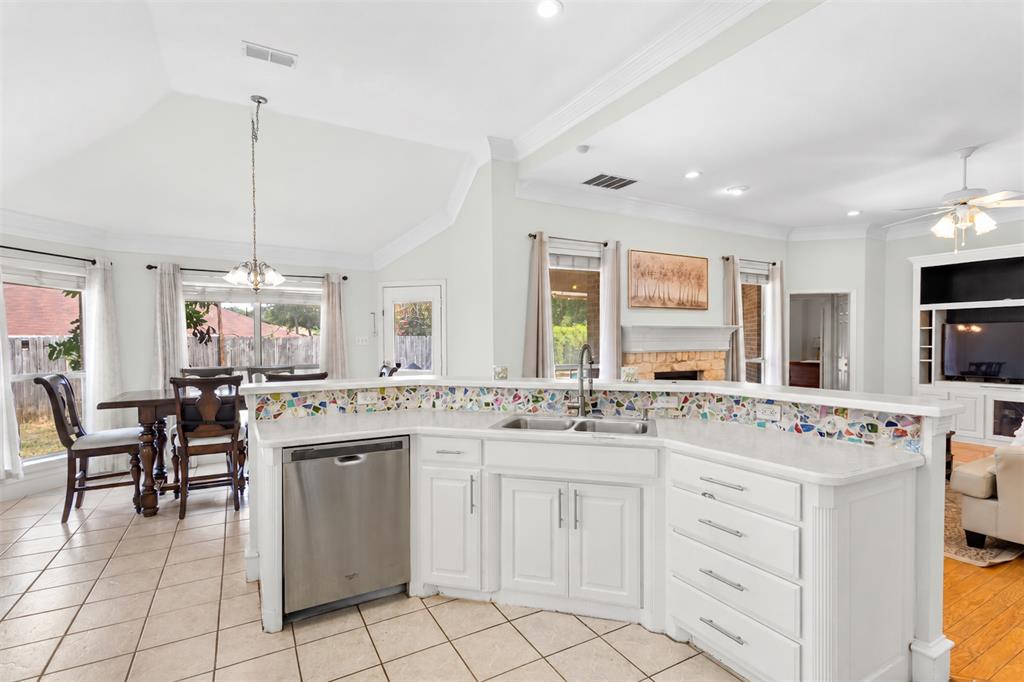 5344 Lynda Court