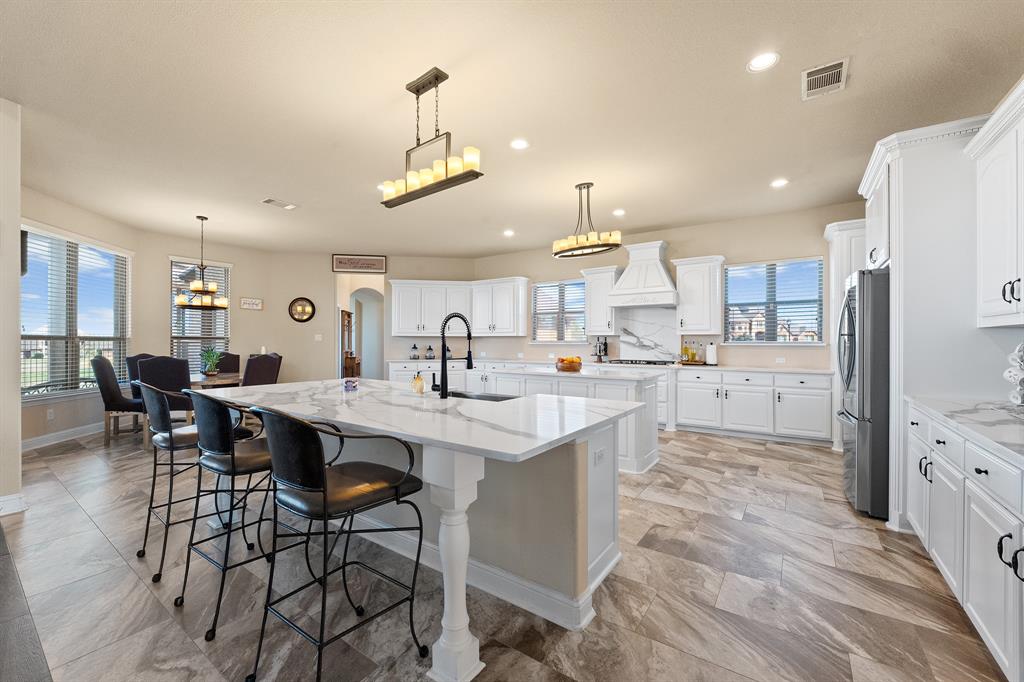 761 Kensington Drive