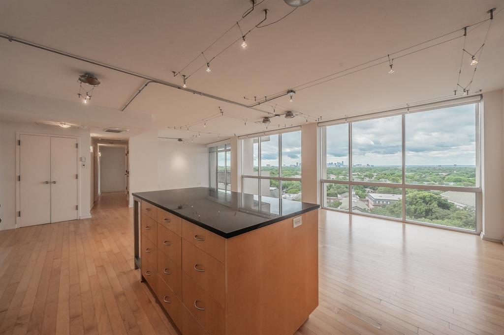 6211 W Northwest Highway 1107