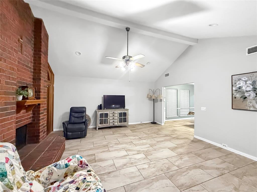 316 N Winding Oaks Drive