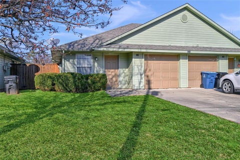 Photo of 1015 Rice Street #102, Denison, TX 75020 (MLS # 21417538)