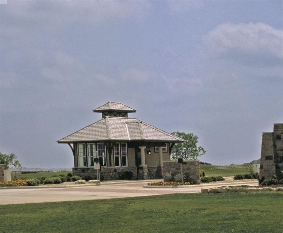 Retreat Ph 03 - Land