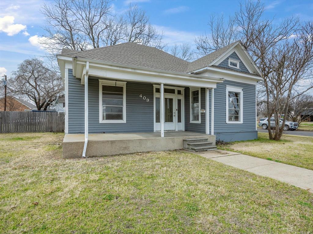 409 NW Main Street