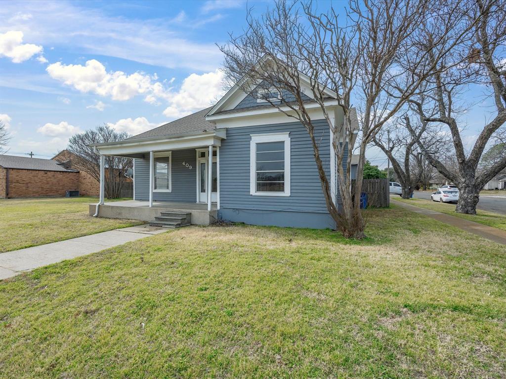 409 NW Main Street
