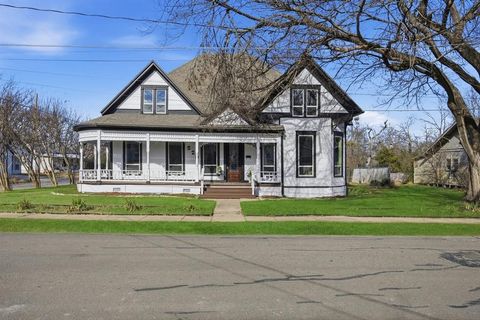 Photo of 520 W 9th Street, Bonham, TX 75418 (MLS # 21159717)