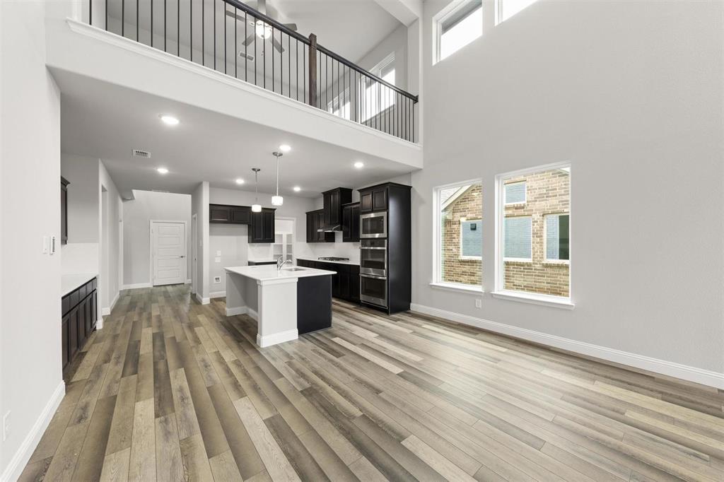 1636 Edgeway Drive