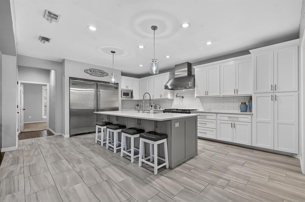 1425 Fairlakes Pointe Drive