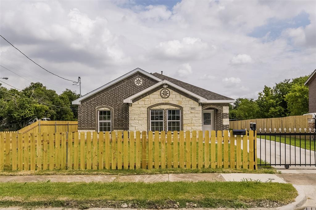 Photo 1 of 28 — 2614 Marjorie Avenue, Dallas, TX 75216