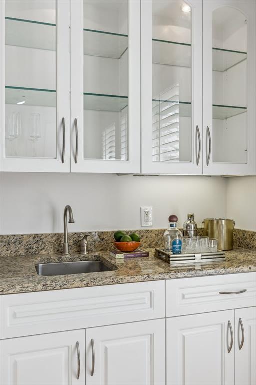 2606 Shelby Avenue 304