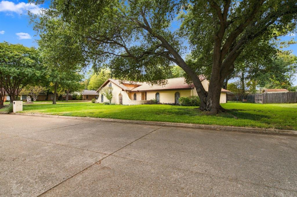 2201 Scarlet Lane