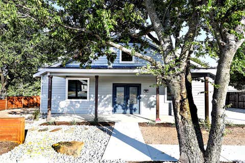 Photo of 202 Strong Street, Bowie, TX 76230 (MLS # 21368028)
