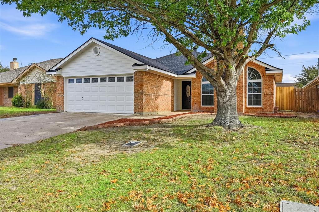 1005 Meadow Circle N